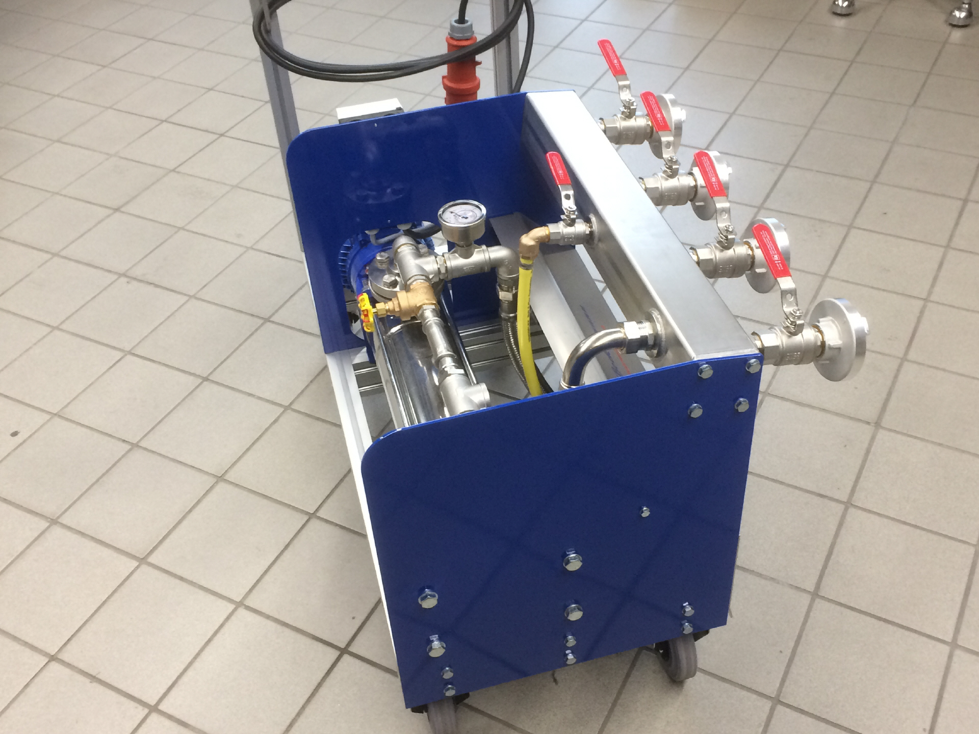 Mobilní tlakové zařízení na zkoušení hadic model SP 710 16 bar - 24 bar