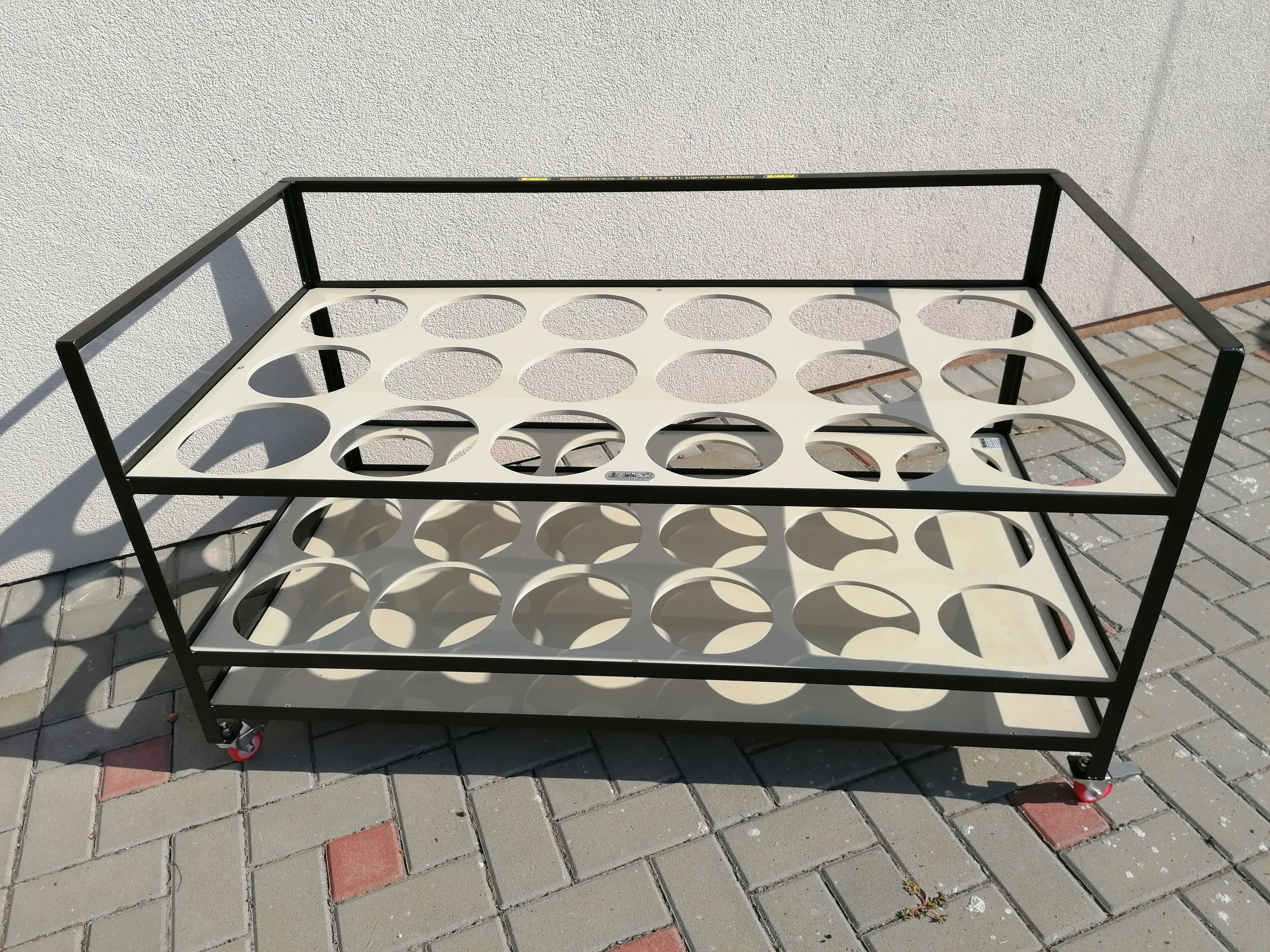 Přepravní box na tlakové láhve dýchacích přístrojů