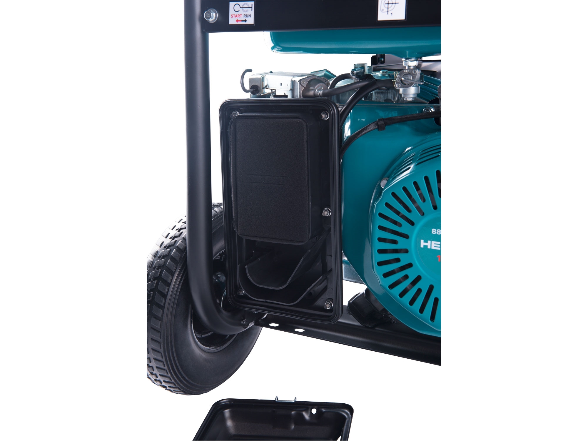 elektrocentrála benzínová 15HP/6,8kW/8,5kVA (400V), 5,5kW (230V), podvozek