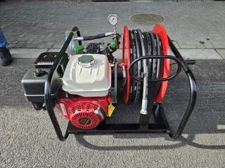 Vysokotlaké hasící zařízení ZEUS 70/40 RS ruční start, spodní rám (instalace do vozídla)